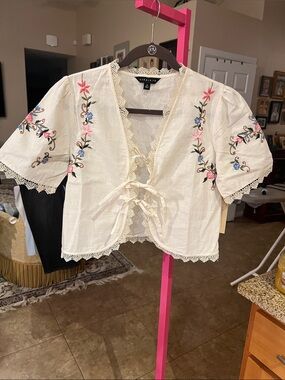 Lace-Trim Embroidered Tie-Front Cream Blouse